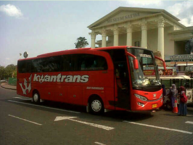 Bus Pariwisata Batu Malang