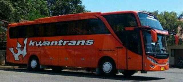 Bus Kwantrans Orange Baru