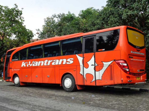 Bus Pariwisata di Malang