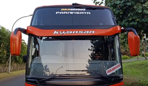 Bus Pariwisata di Malang